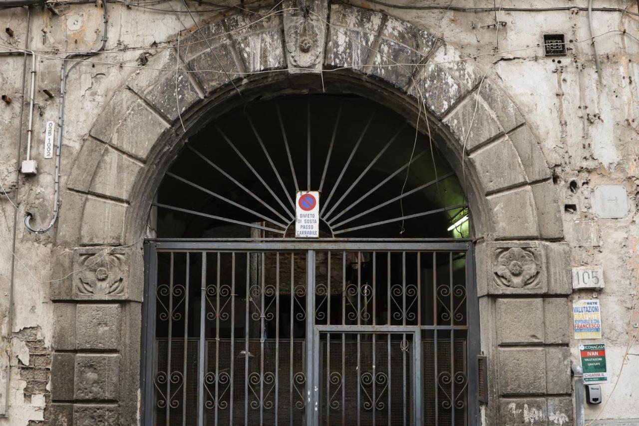 Modern By Sasy In The City Centre Naples Exterior photo