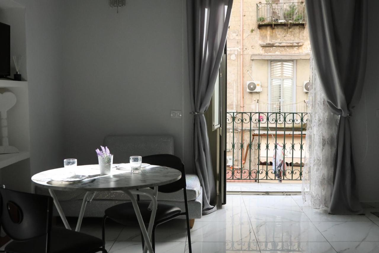 Modern By Sasy In The City Centre Naples Exterior photo